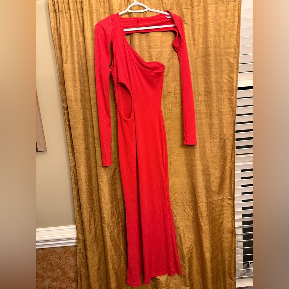 Elegant Red Evening Dress with detachable